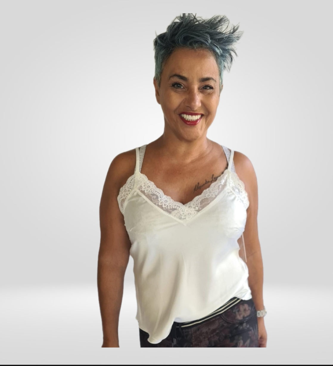 TOP avec dentelle